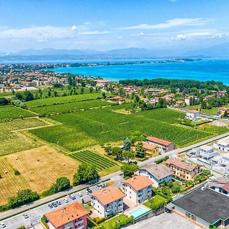 Wolf House - Sirmione Holiday Exteriör bild