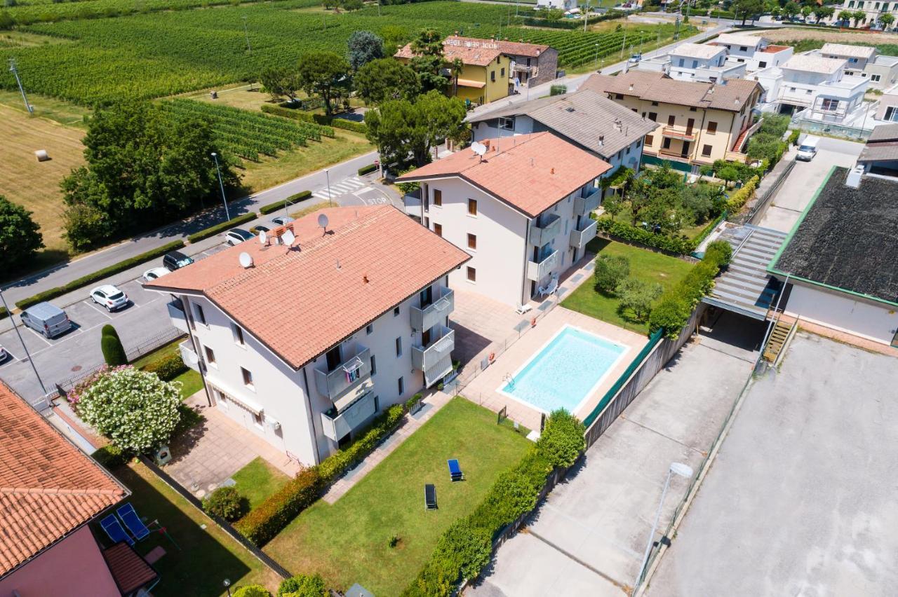 Wolf House - Sirmione Holiday Exteriör bild