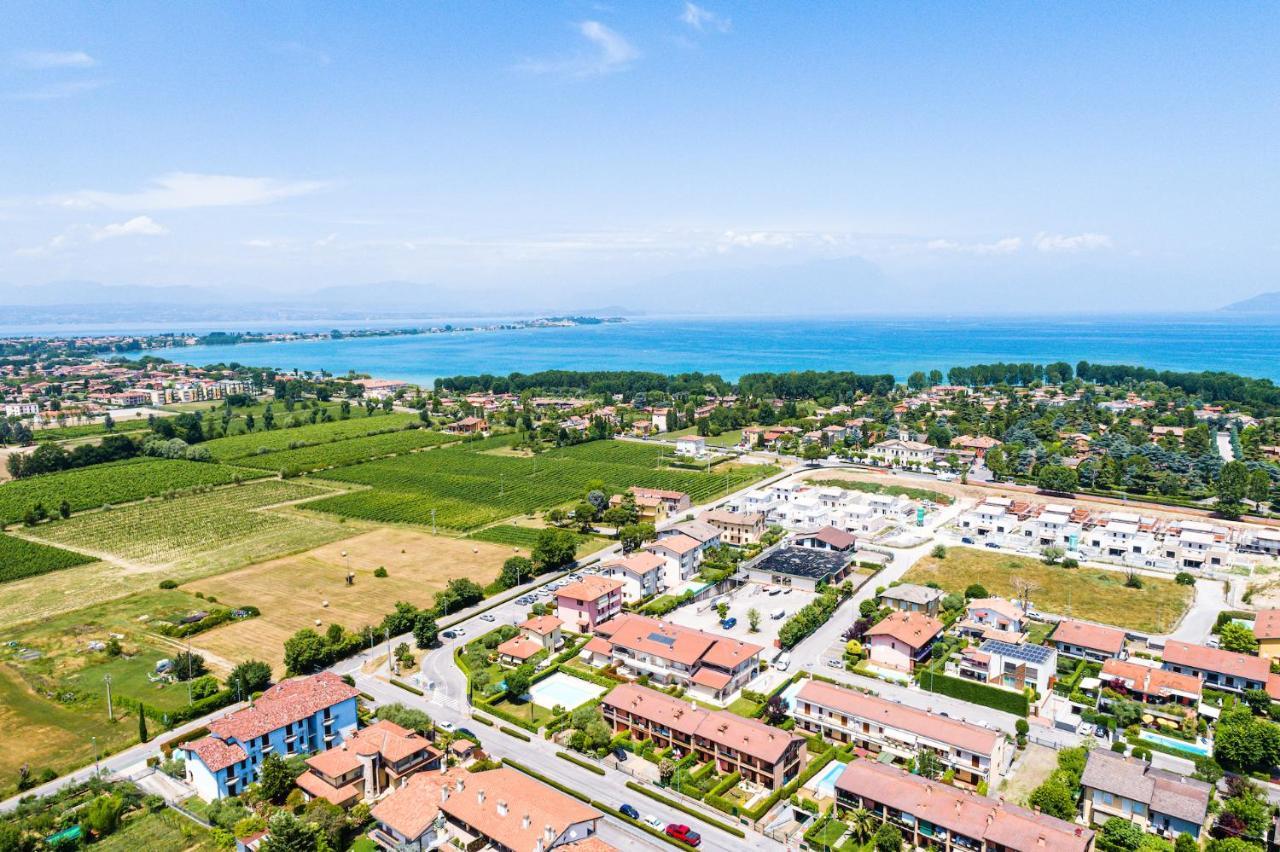 Wolf House - Sirmione Holiday Exteriör bild
