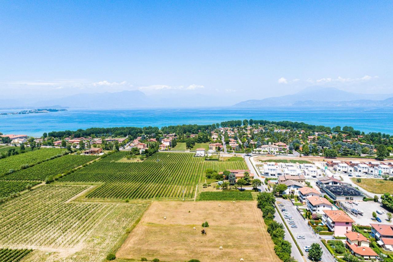 Wolf House - Sirmione Holiday Exteriör bild