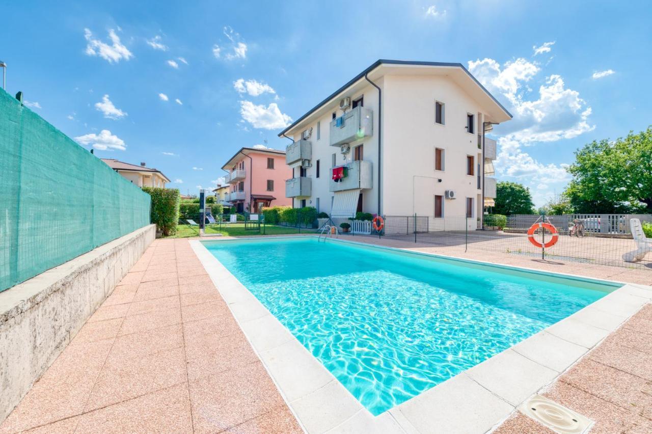 Wolf House - Sirmione Holiday Exteriör bild