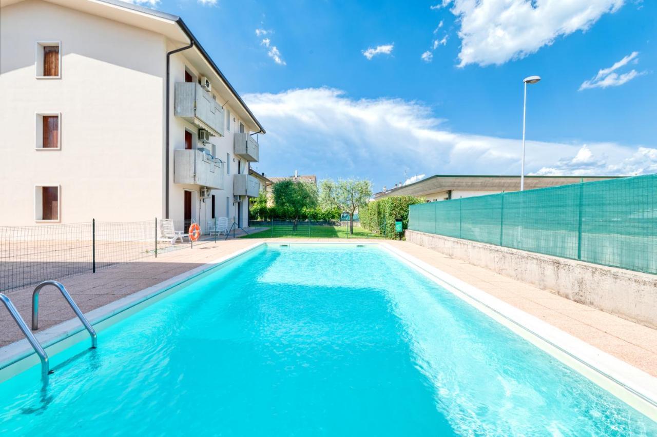 Wolf House - Sirmione Holiday Exteriör bild